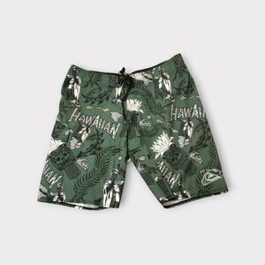 Quicksilver rare print Hawaian skull emperor size 38 board shorts swim trunks